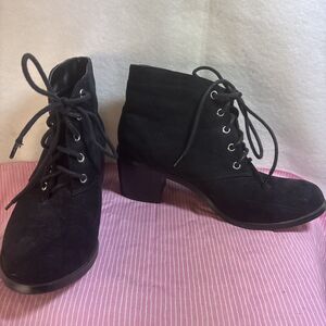 Diba London Dixie Black Faux Suede Lace Up Ankle Boots Sz 6.5 M Stacked Heel